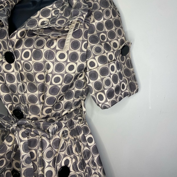 Cute 70s inspired rain jacket - Picture 2 of 4